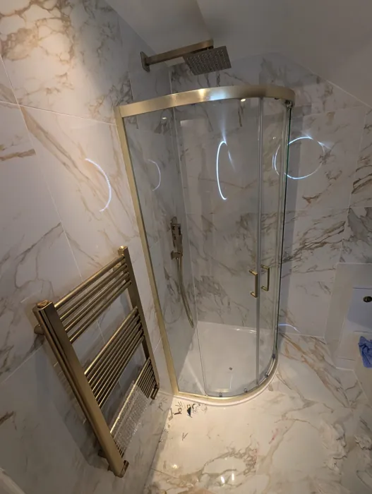 Rosaline Road loft en-suite with brushed-brass quadrant shower